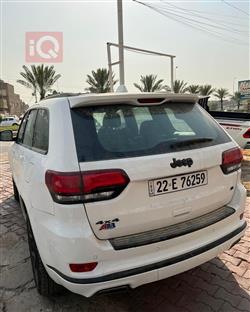 جیپ گراند شیرۆکی